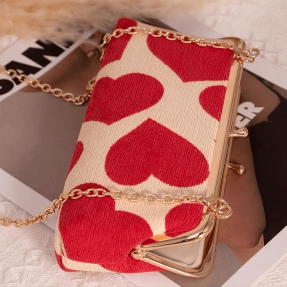 ❤️🎉🎉🎉2 X HOST PICK🎉🎉🎉❤️MIU MIU BEAUTE POCHETTE CLUTCH - Picture 8 of 11